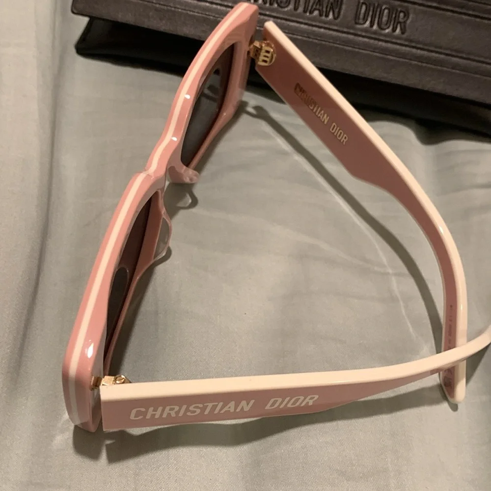 Brand new and authentic limited edition fashion pink cat like sunglasses CHANEL
